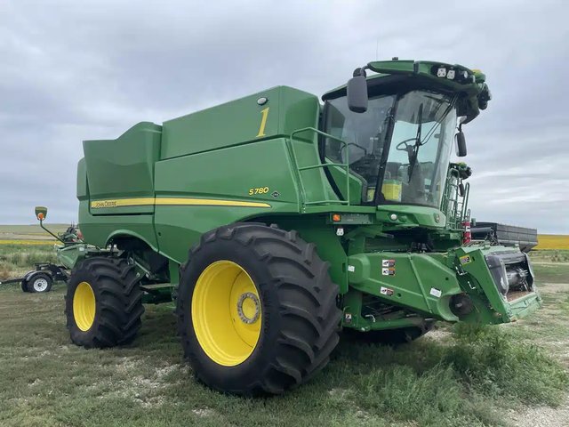 2024 John Deere S780 Batteuse