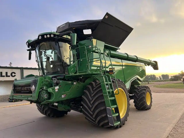 2025 John Deere X9 1100 Batteuse