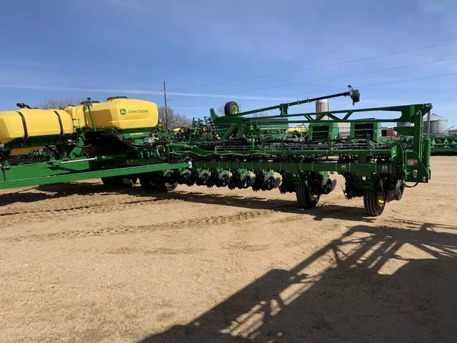 2025 John Deere 1775NT Planteur