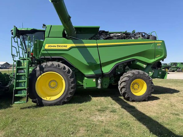 2025 John Deere X9 1100 Batteuse