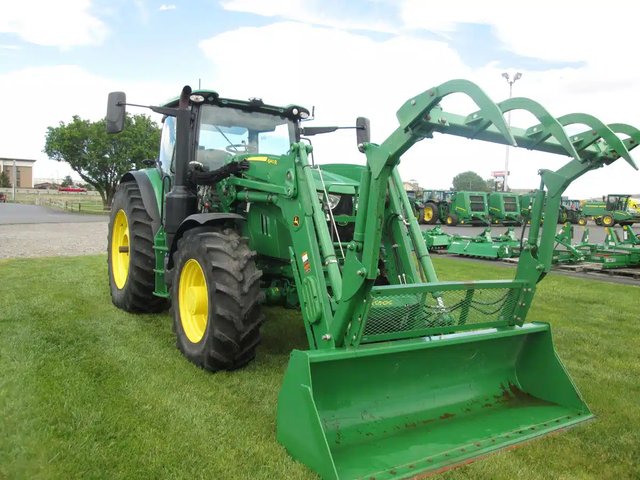 2022 John Deere 6155R Tracteur