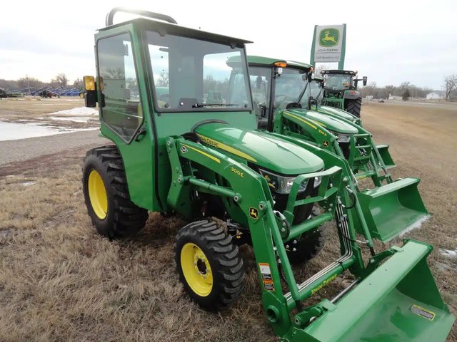 John Deere 3038E Tracteur