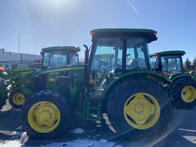 John Deere 5067E Tracteur