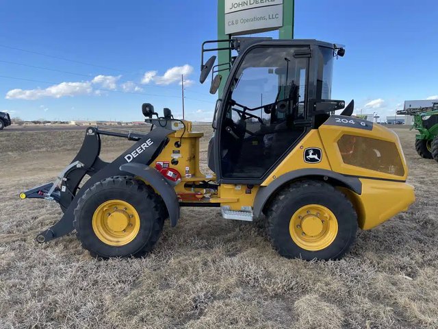 John Deere 204 G Tracteur avec chargeur