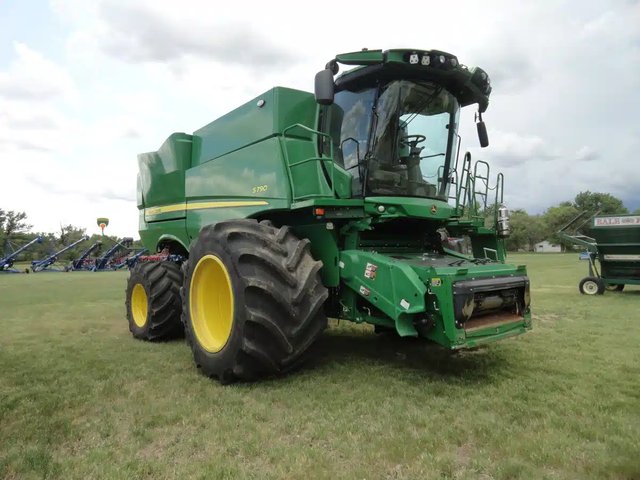 2024 John Deere S790 Batteuse
