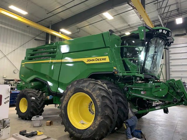 2025 John Deere X9 1000 Batteuse
