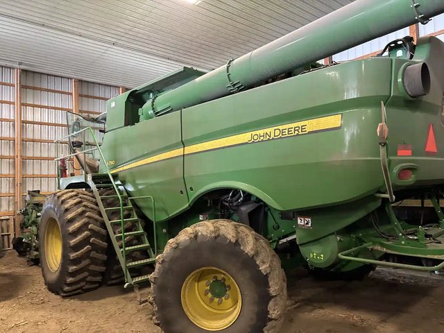 2021 John Deere S790 Batteuse