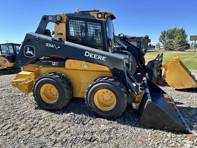 2025 John Deere 334 P chargeuse à direction à glissement