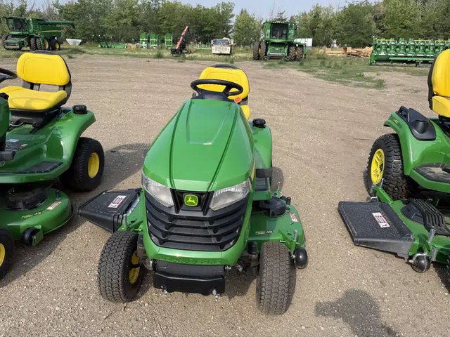 2026 John Deere X330 Tracteur à pelouse