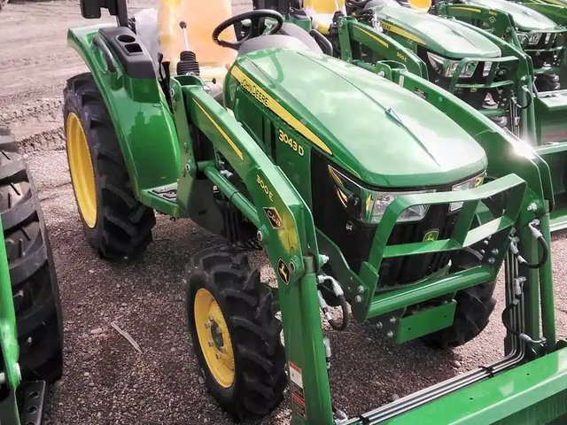 2023 John Deere 3043D Tracteur