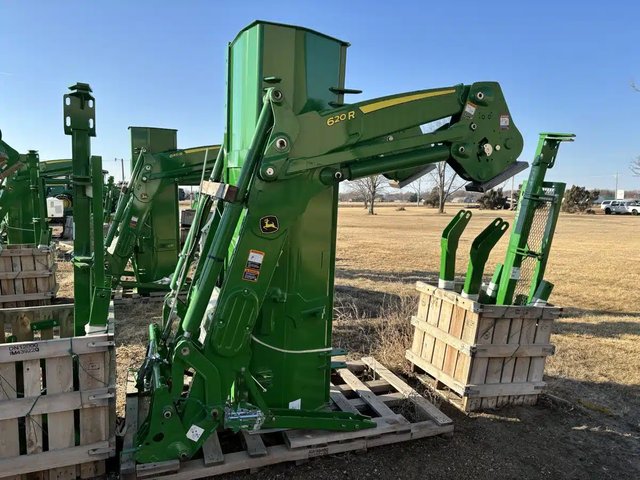 2023 John Deere 620 Tracteur avec chargeur