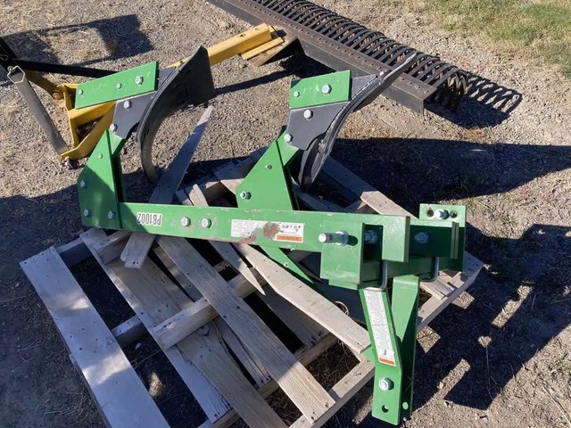 2023 John Deere PB1002 Charrue