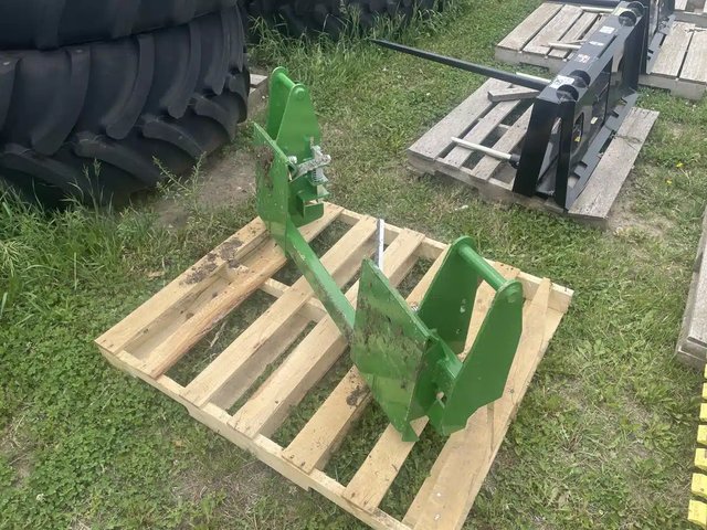 2025 Frontier SA22D Tracteur