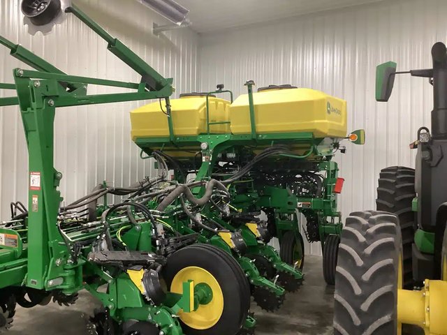 2025 John Deere 1775NT Planteur
