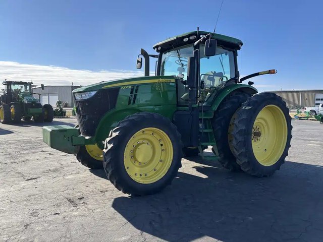 2011 John Deere 7200R Tracteur