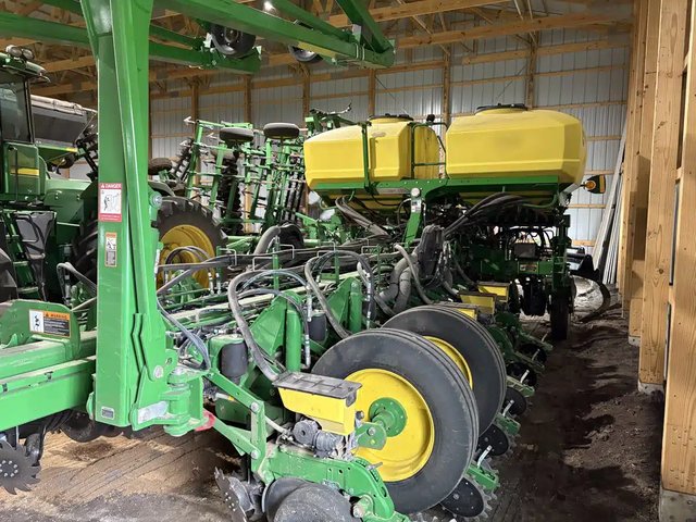 2024 John Deere 1775NT Planteur