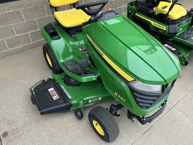 2026 John Deere X330 Tracteur à pelouse
