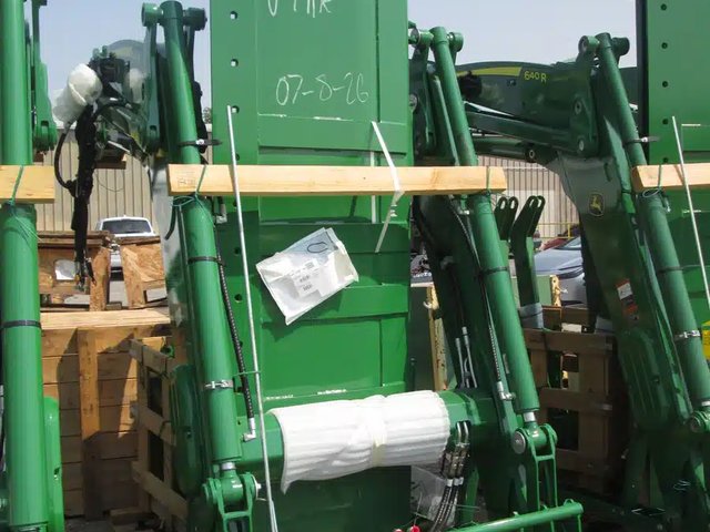 2026 John Deere 640R chargeur frontal