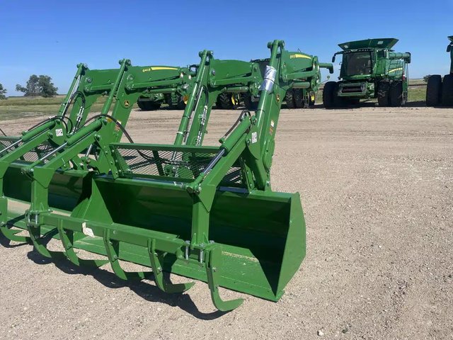 2026 John Deere 640R chargeur frontal