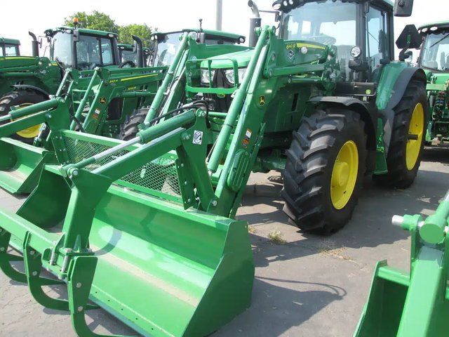 2026 John Deere 640R chargeur frontal