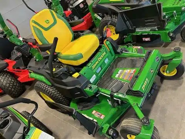 2026 John Deere Z545R Tondeuse à rayon de braquage zéro