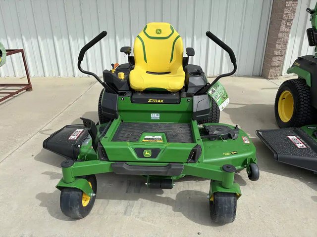 2026 John Deere Z330R Tondeuse à rayon de braquage zéro
