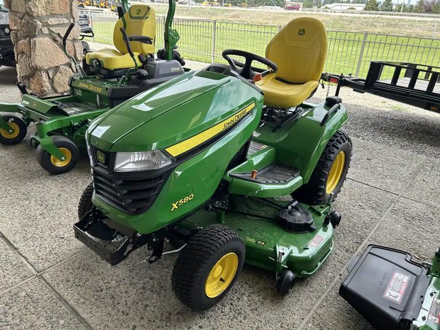 2026 John Deere X580 Tracteur à pelouse