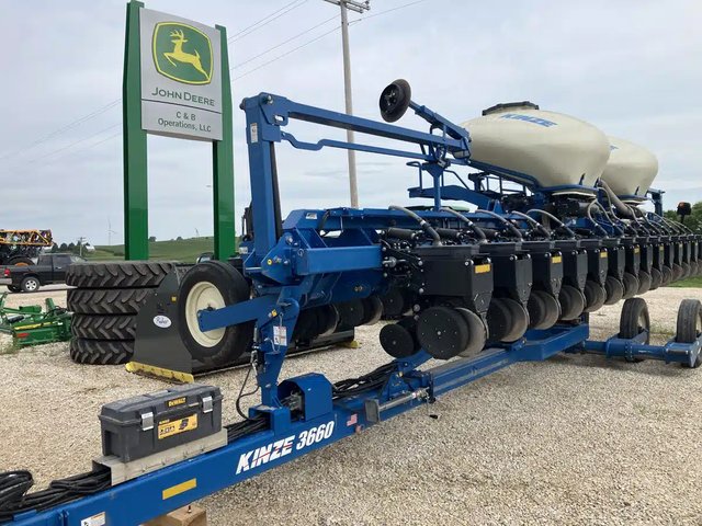 2019 Kinze 3660 Planteur
