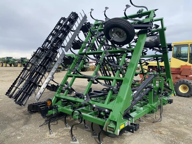 2023 Unverferth STP341402GA Cultivateur