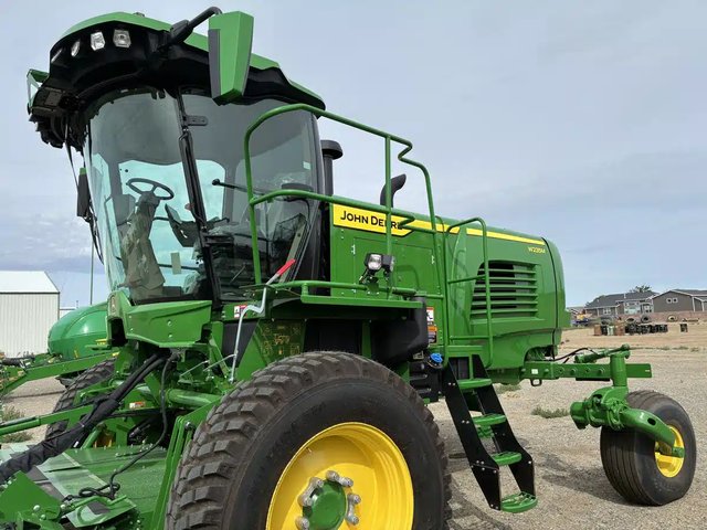 2026 John Deere W235 Andaineur