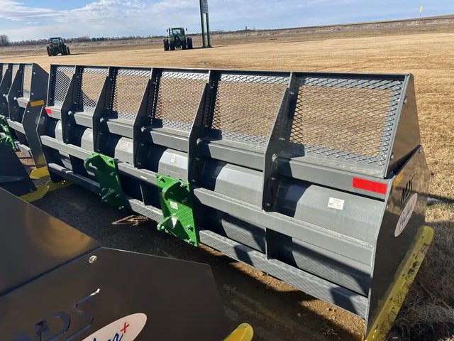 MDS Manufacturing 12' Snow Pusher+ Gratte à neige