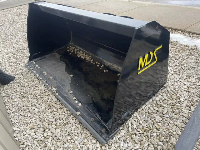MDS Manufacturing 6' Skid Steer Bucket Accessoires