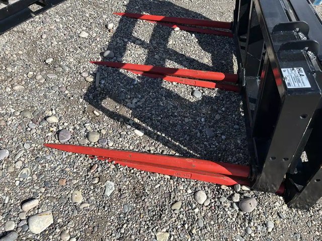 HLA Attachments 50" Bale Spear Pic à Balle