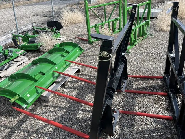 HLA Attachments 66" BALE SPEAR Pic à Balle