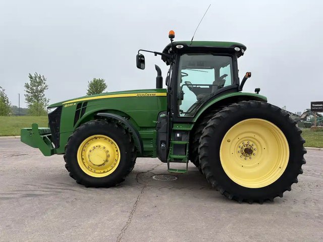 2014 John Deere 8245R Tracteur