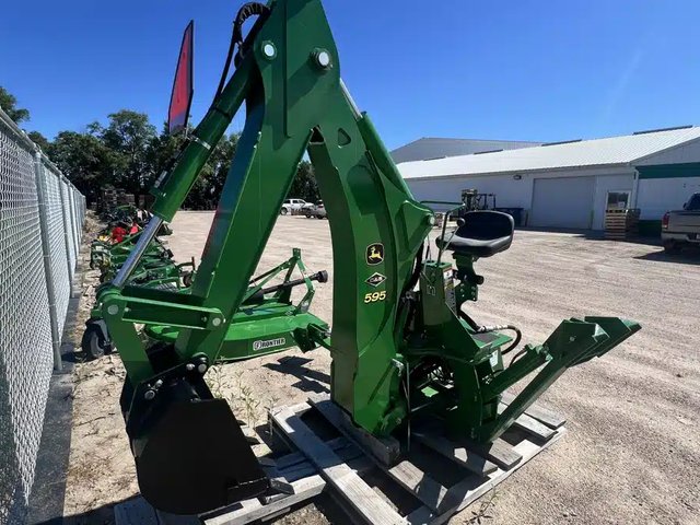 2023 John Deere 595 Tracteur