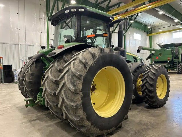 2011 John Deere 8360R Tracteur