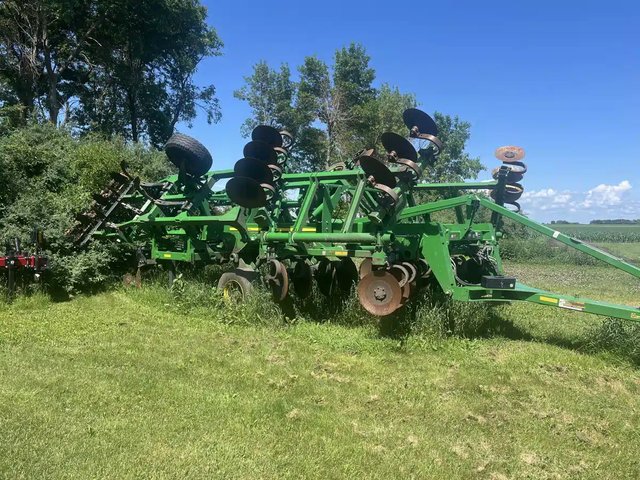 2015 John Deere 2730 défonceuse