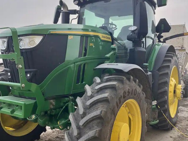 2025 John Deere 6R 250 Tracteur