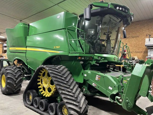 2020 John Deere S780 Batteuse
