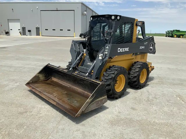 2021 John Deere 324G chargeuse à direction à glissement