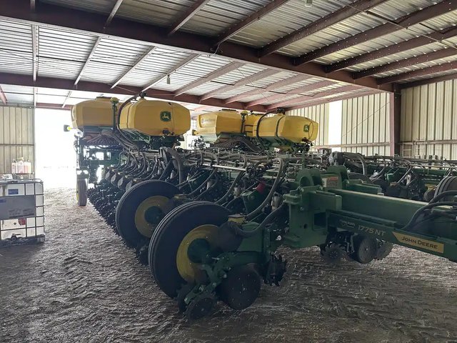 2026 John Deere 1775NT Planteur