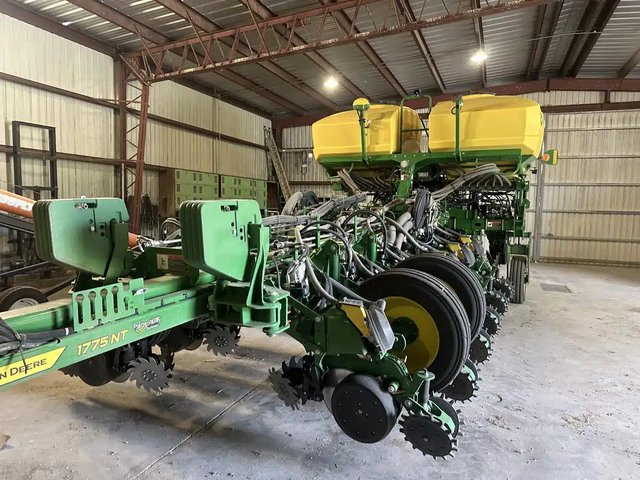 2025 John Deere 1775NT Planteur