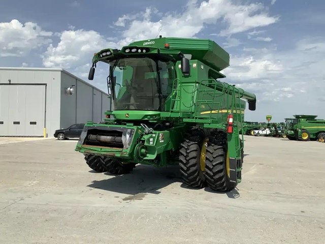 2019 John Deere S770 Batteuse