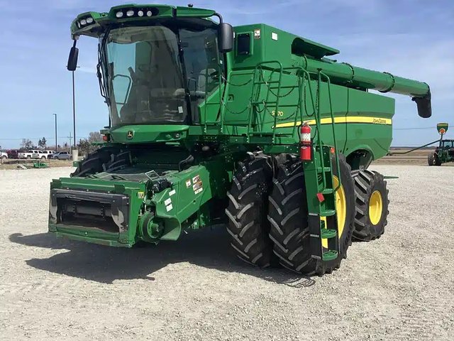 2021 John Deere S770 Batteuse