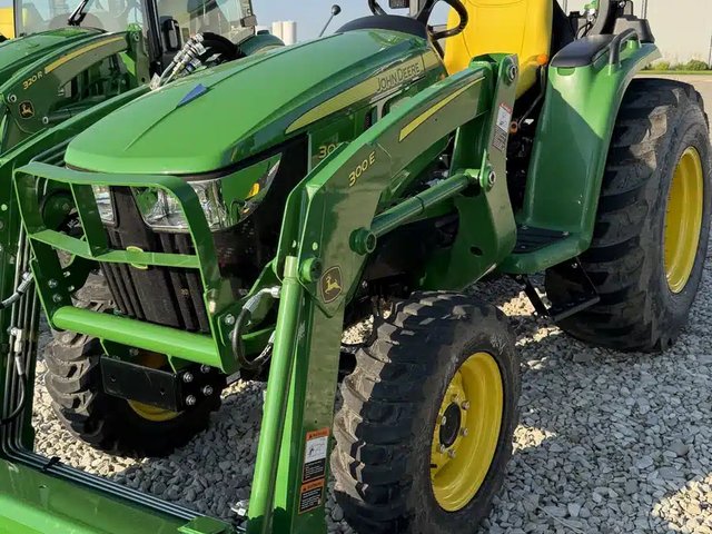 2026 John Deere 3032E Tracteur