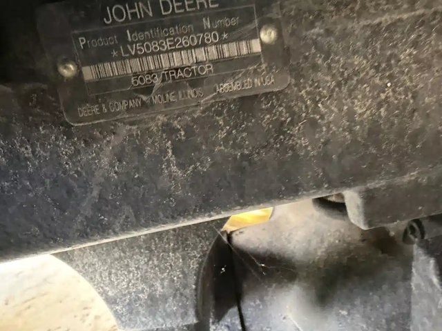 2010 John Deere 5083E Tracteur