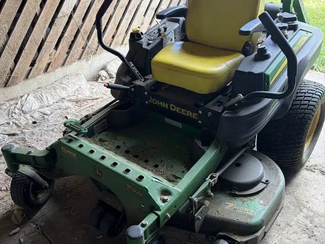2014 John Deere Z915B Tondeuse à rayon de braquage zéro