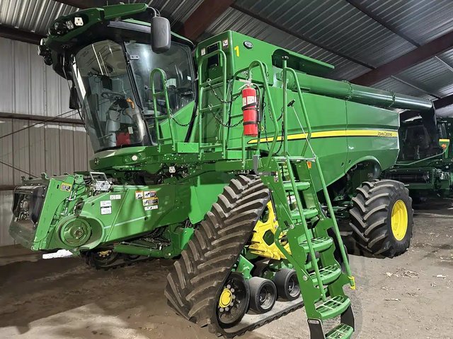 2024 John Deere S790 Batteuse