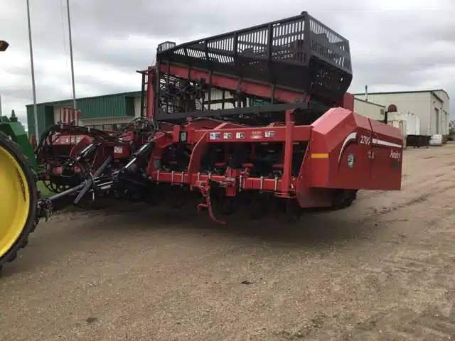 2016 Amity 2700 cueilleurs de légumes